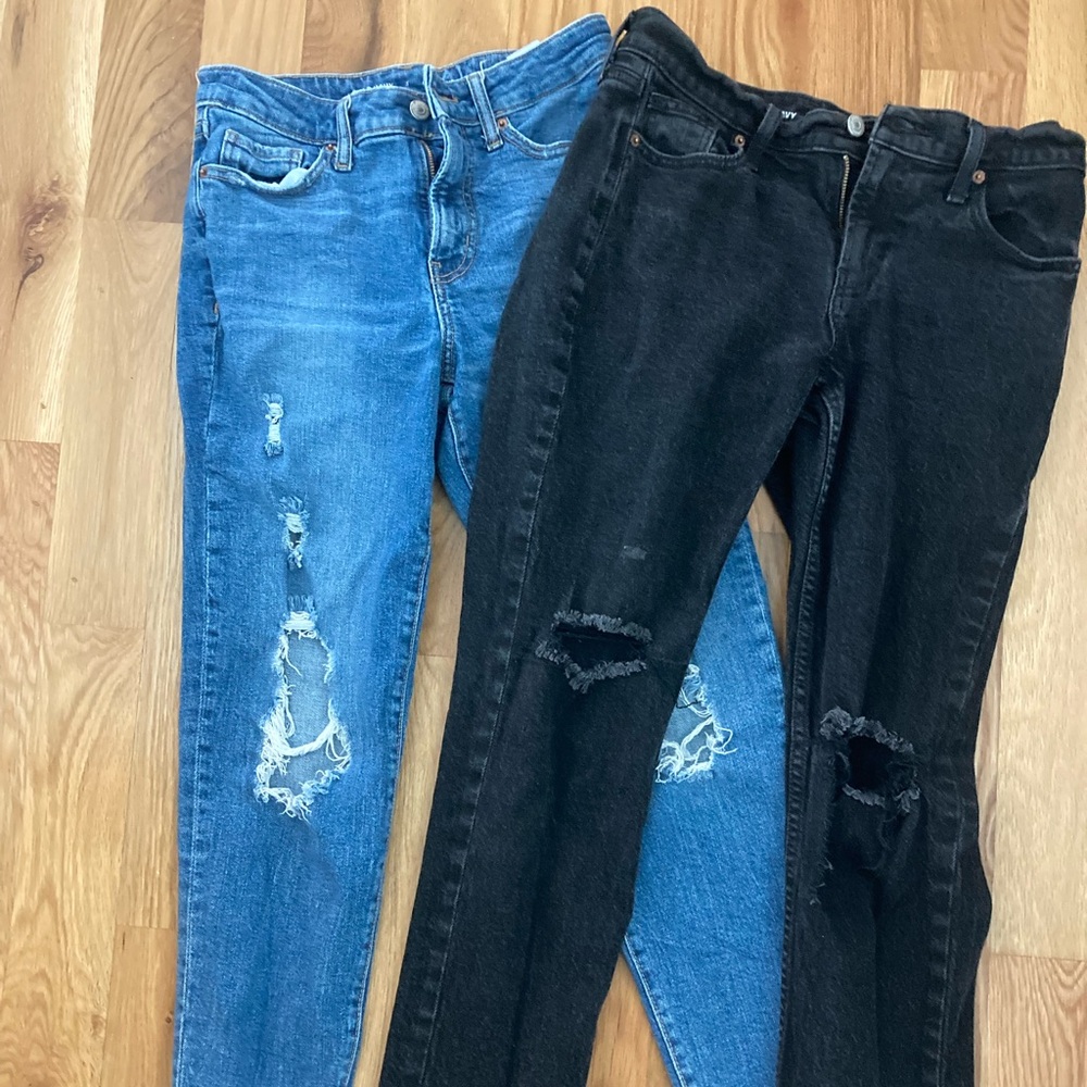 Old navy size 2. 2 pairs of Jeans